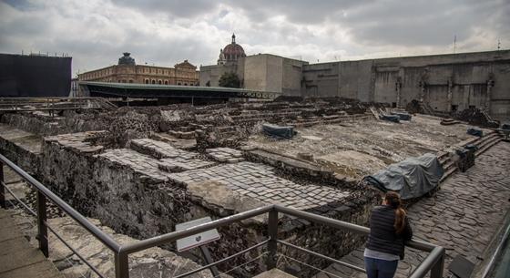 Azték oltárt és emberi hamvakat tartalmazó edényt találtak Mexikóvárosban