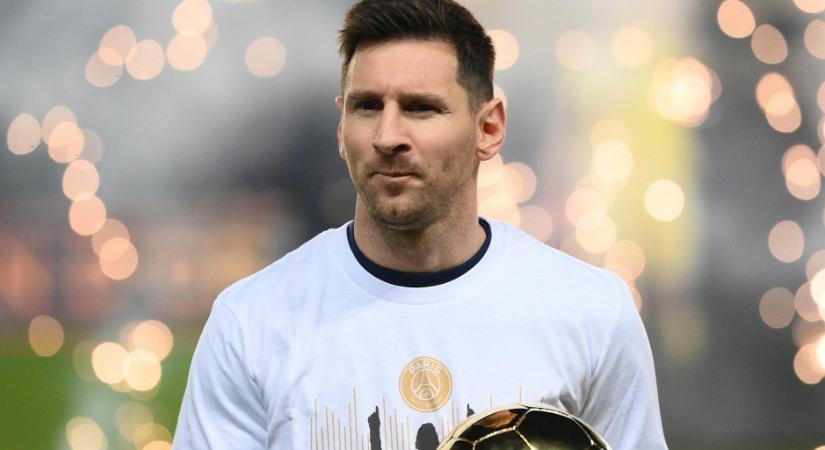 Messi megmutatta az Aranylabdát, de gólt megint nem lőtt