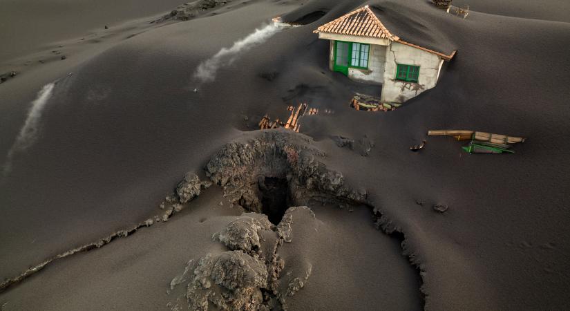 Elképesztő felvételek: hamu borítja a La Palma szigetet a vulkánkitörés óta