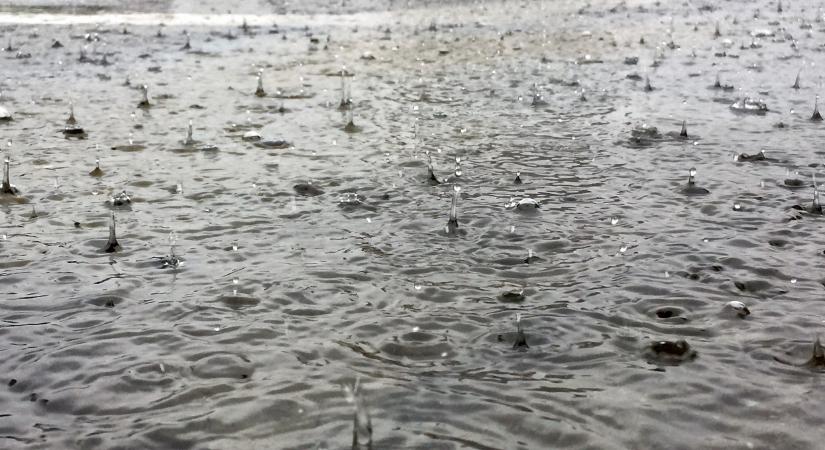 Özönvíz mosssa el Magyarországot: eszméletlen mennyiségű eső zúdul le az égből péntekig