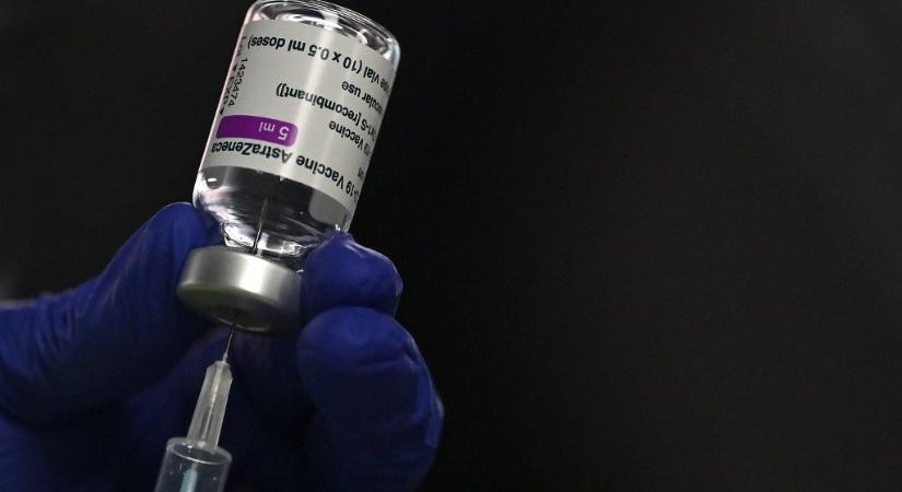 Rájöttek, hogyan okozhat vérrögöt az AstraZeneca vakcinája