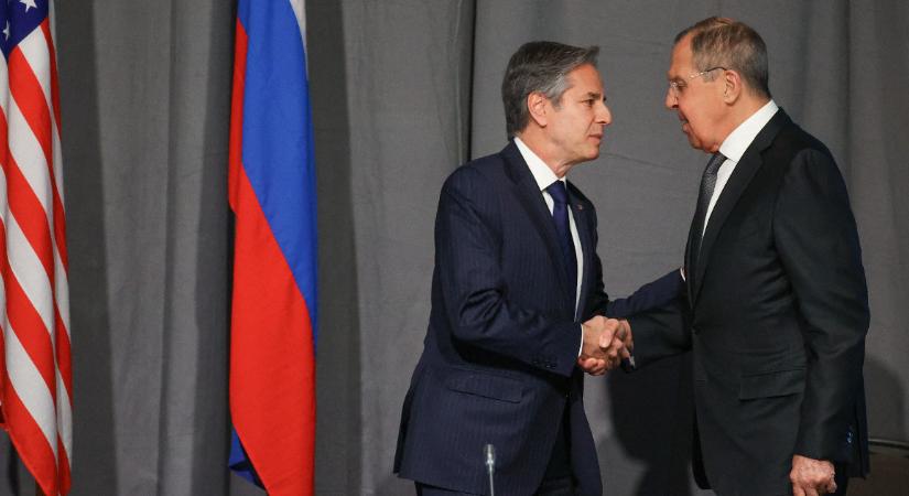 Az USA és Oroszország is a másikra mutogatva óv egy ukrajnai háborútól, Blinken és Lavrov Stockholmban tárgyalt