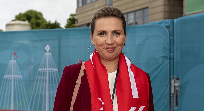 Maszk nélkül vásárolt a dán miniszterelnök, miután kötelezővé tették a maszkviselést a boltokban