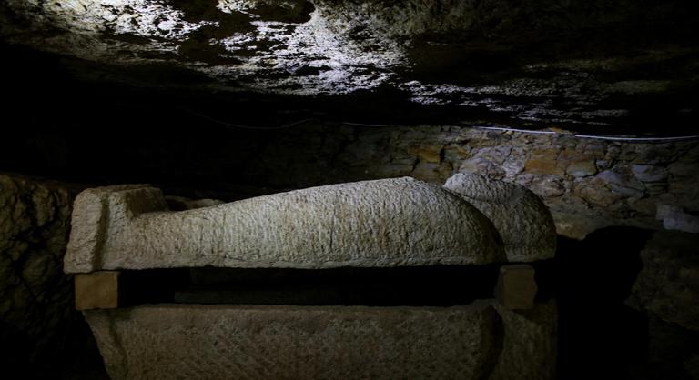 Két és fél ezer éves síremlékeket fedeztek fel Egyiptomban