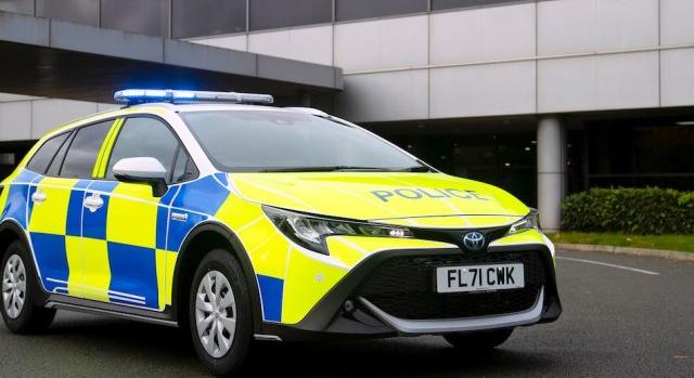 Toyota Corollákat kaptak az angol rendőrök
