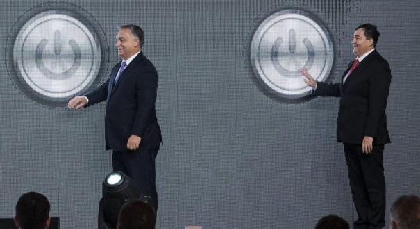 Orbánnak már a műholdak is kellenek