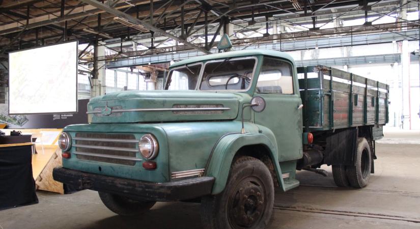 Korszakos teherautóval bővült a Közlekedési Múzeum