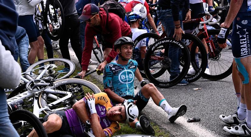 Pénzbüntetést kapott a Tourde France-on tömegbukást okozó szurkoló