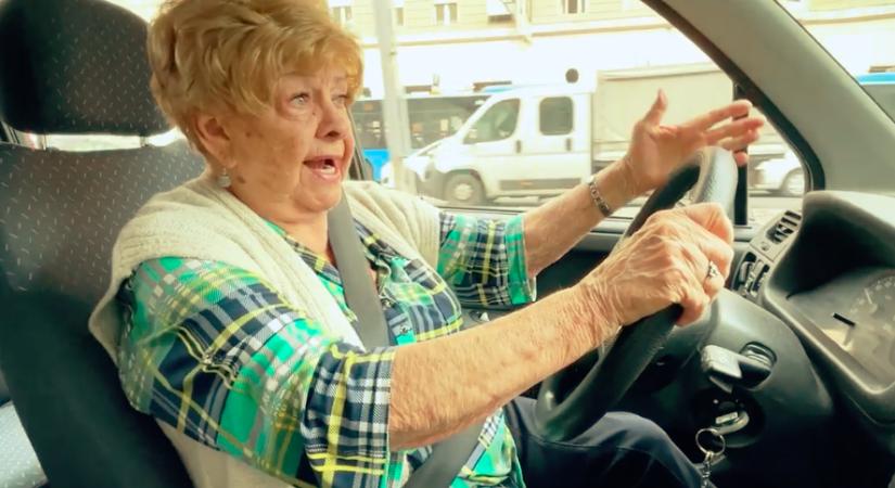 Pásztor Erzsi jól kiosztja a budapesti autósokat – Videó