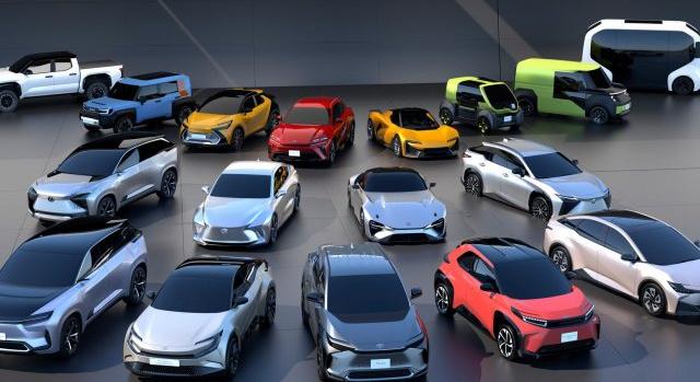 Egyszerre 15 új autót mutatott be a Lexus és a Toyota együtt