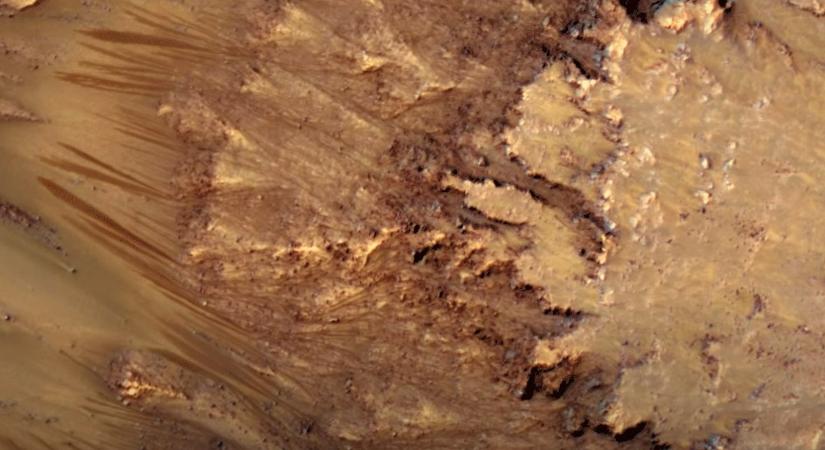 Jelentős mennyiségű vizet találtak a Mars Grand Canyonjában