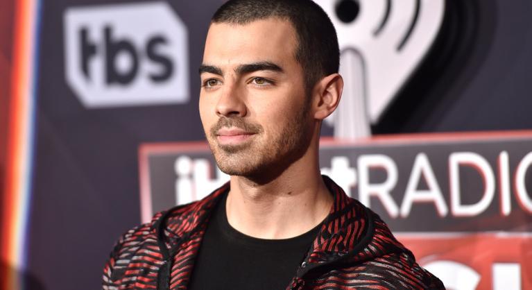 Joe Jonas ismét szólóban jelentkezett