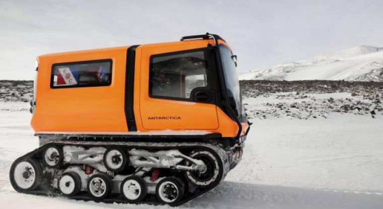 Megjelent az Antarktiszon az első lánctalpas e-jármű