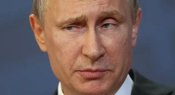 Putyin csak játssza az erős embert, hogy leplezze belpolitikai gyengeségeit