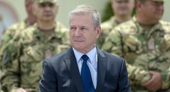 Honvédelmi miniszter: 16 emberünket nem tudtuk megmenteni