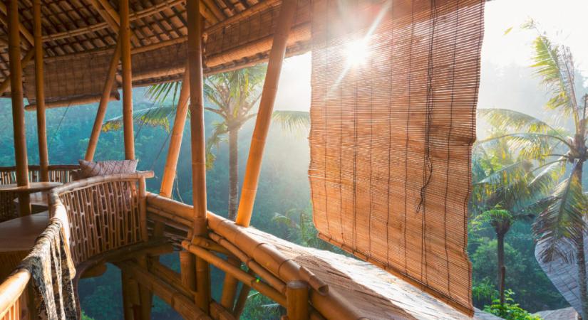 Már ilyen különleges bambuszházban is nyaralhatunk