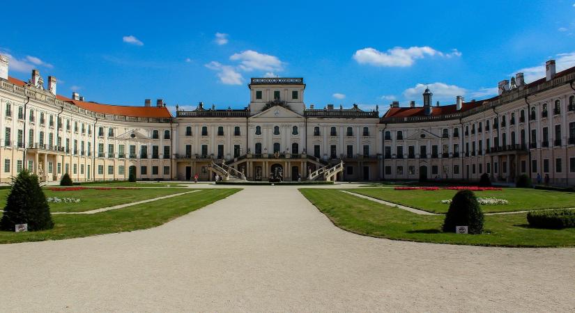 Folytatódik a magyar Versailles műemléki helyreállítása