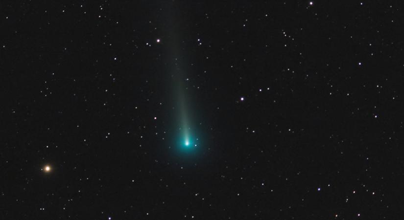 Csoda a téli égbolton: lenyűgöző fotókon a látványos üstökös