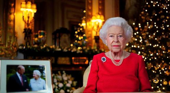 Egy nap alatt kétszázezren követelték II. Erzsébet döntésének megváltoztatását