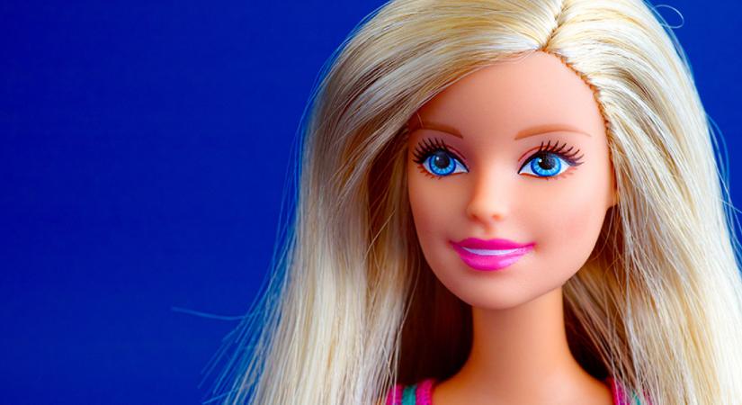 Nagyijának se tetszik már a Berlini Barbie, átoperálták - Fotók