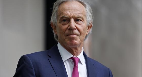 Százezrek írták alá a petíciót, amely Tony Blair lovagi címének visszavonását követeli
