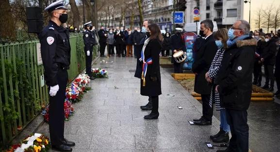 A Charlie Hebdo megtámadására emlékeztek