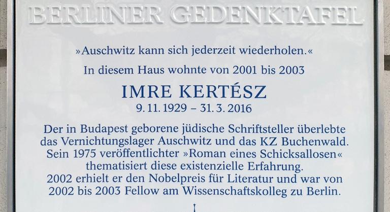 Emléktáblát kapott Kertész Imre Németországban
