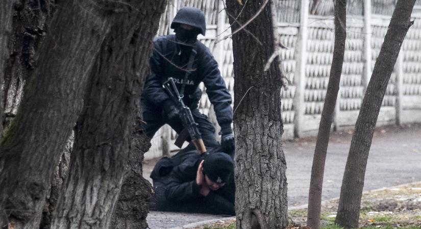 Putyin: „külföldi központokban kiképzett bandák” állnak a kazah zavargások mögött
