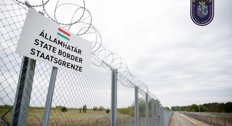 A baloldali politikusok szerint kevés a bevándorló Magyarországon: lebontanák a határkerítést és beengednék az illegális migránsokat