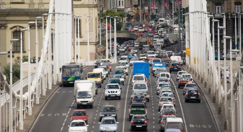 Őrület a budapesti közlekedésben: rengeteg autós kapott kemény büntetést