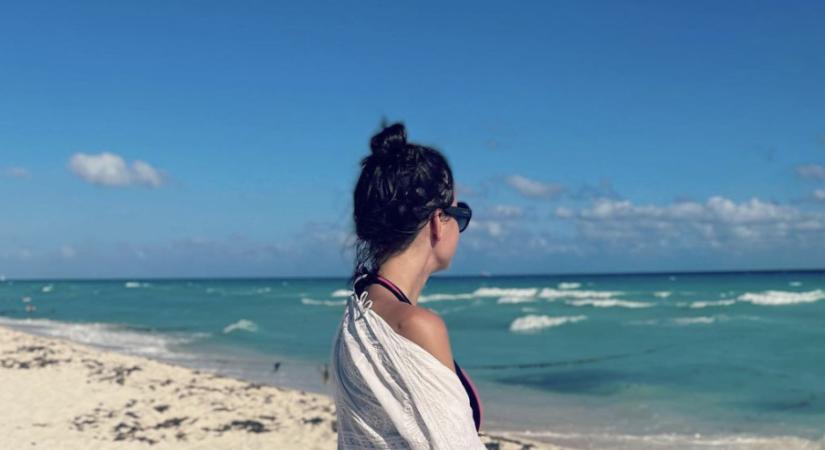 Szexi nyaralós képeket osztott meg az Üvegtigris sztárja