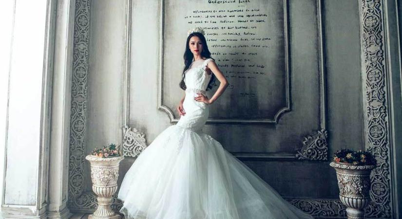 A vőlegény ezért nem láthatja esküvői ruhájában a menyasszonyt a frigy előtt