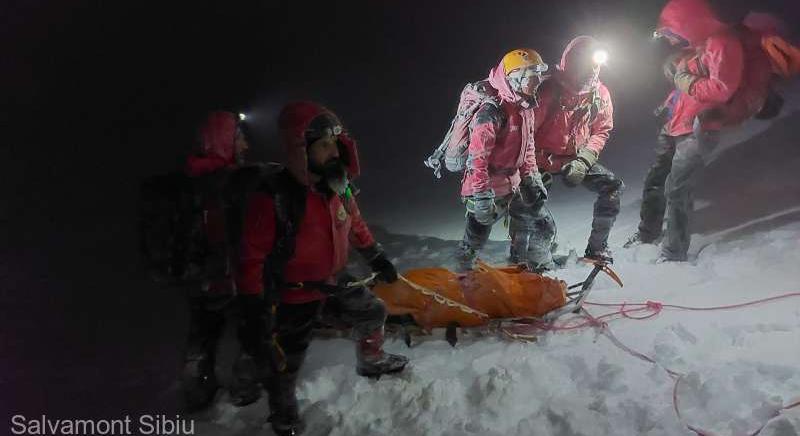 Tizenhétórás mentőakció a Fogarasi-havasokban