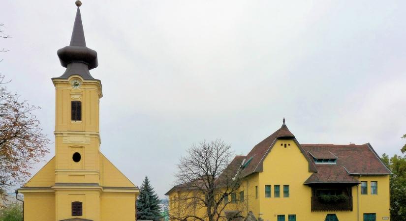 Újra pontos az óbudai református templom toronyórája