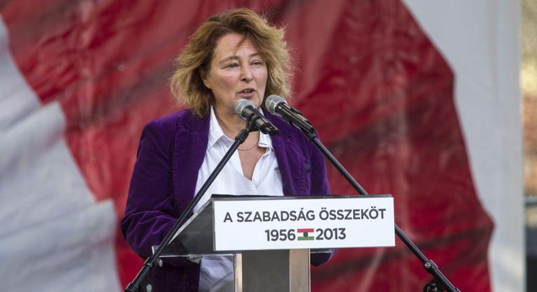 Ungár Klára: Meg kell nevezni a kormány meleg tagjait