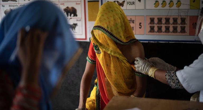 A 85 éves indiainak 12 vakcina után javult a közérzete