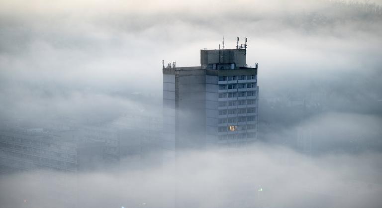Jön a hidegfront, sűrű köd miatt figyelmeztetést adtak ki a fél országra
