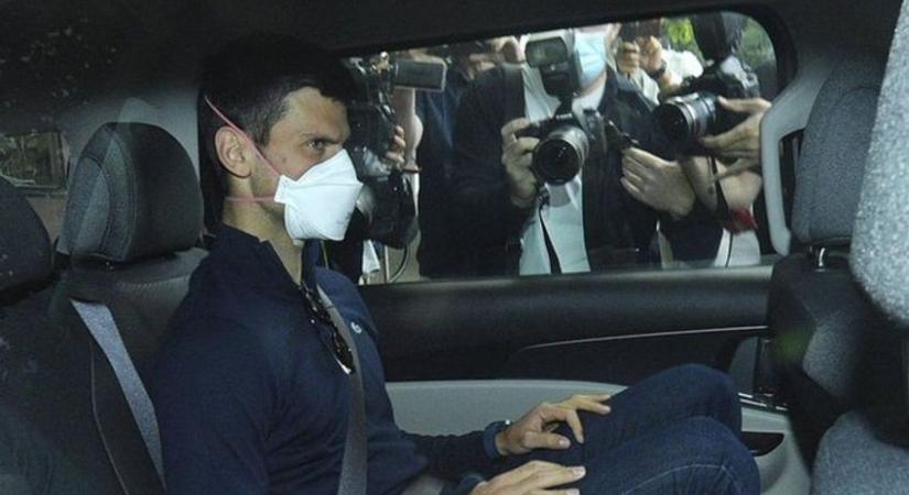Itt a történet vége: Djokovicsot kitoloncolják Ausztráliából!