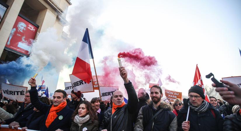 A járványügyi intézkedések ellen tüntettek több európai nagyvárosban