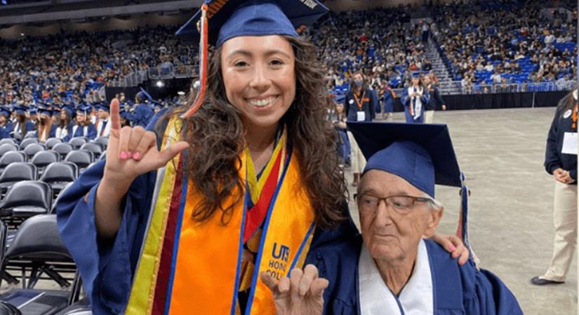 Együtt diplomázott a 23 éves unokájával a 88 éves nagypapa