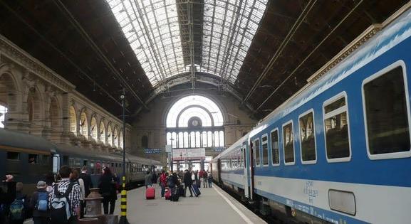 Kábellopás miatt változik a menetrend a Keleti pályaudvaron
