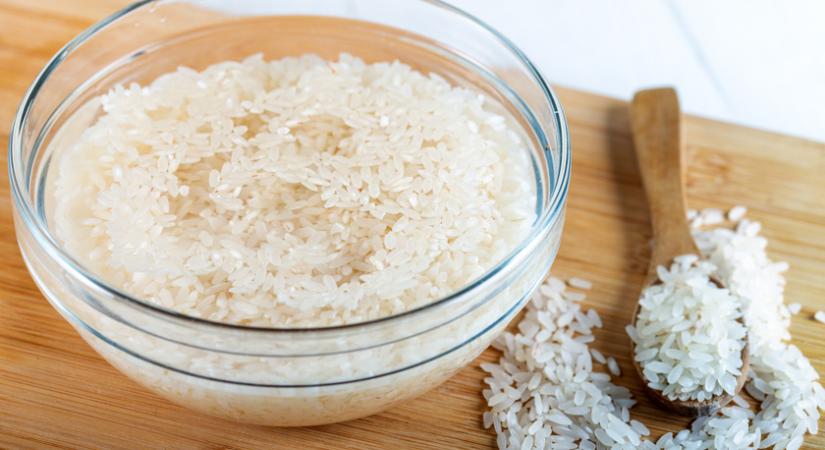 Ne öntsd ki a rizs áztatóvizét: 3 dolog, mire használhatod