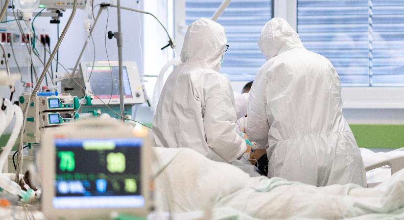 Közel hétezer új fertőzöttet azonosítottak, 94 beteg elhunyt
