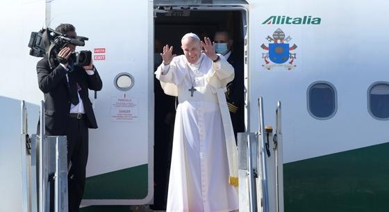 Ferenc pápa százezer euróval támogatja a fehérorosz-lengyel határon rekedt menekülteket