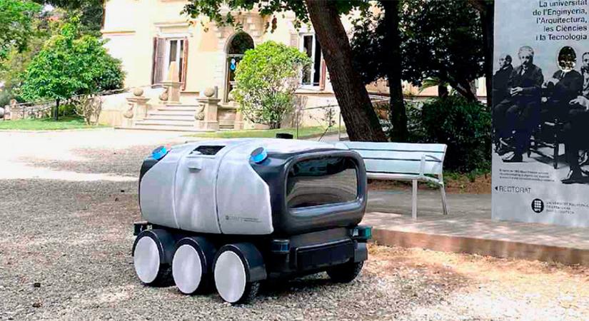Áruszállító robotot tesztelnek Debrecenben