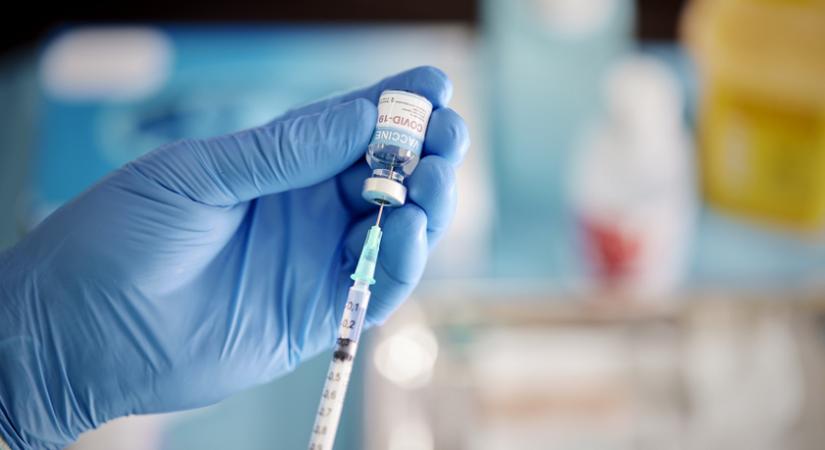 A Novavax vakcinája a legújabb engedélyezett oltás: ki kaphat ilyet, és mennyire hatásos?