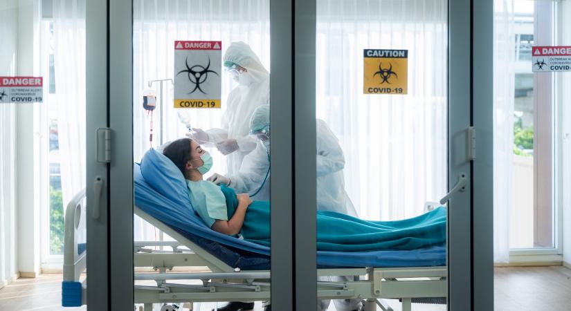 Ijesztő: közel 15 000 új fertőzöttet találtak egy nap alatt Magyarországon