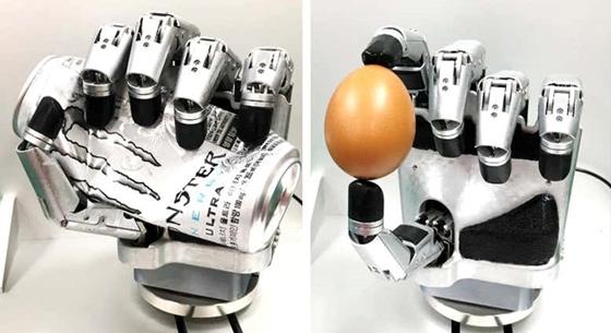 Videón az erős, de precíz robotkéz, amelyik megtartja a tojást is anélkül, hogy összetörné
