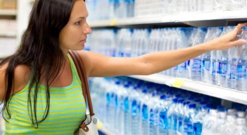 Az áruházak figyelmeztetik a vásárlókat a PET palackokra vonatkozó betétdíjas rendszer miatt. Erre figyeljenek!