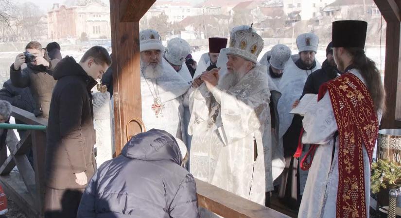 Ukrajnában január 19-én emlékeznek meg Jézus Krisztus Jordán vizében történt megkeresztelkedéséről (videó)